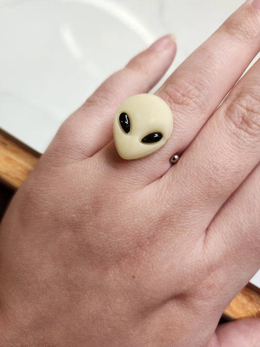 Alien ring